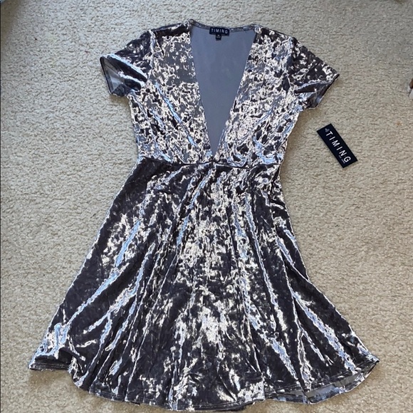Forever 21 Dresses & Skirts - NWT VELVET DRESS